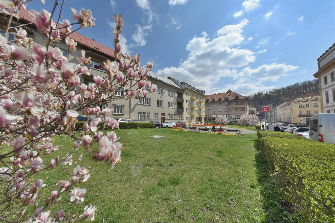 Big 75M2 Next To Opera Building In Direct Centrum, Air-Conditioned, Balcony, 24H Self Checking Banská Bystrica Exterior foto